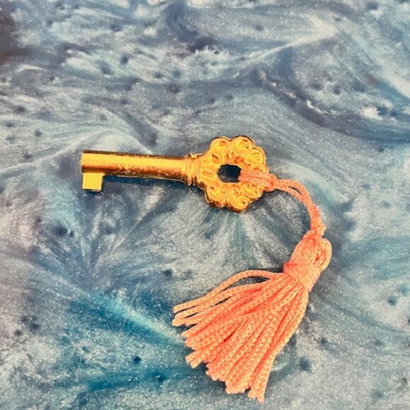 Italian Inlaid Flower Music Jewelry Box with Lock and Key - Picture 8 of 12